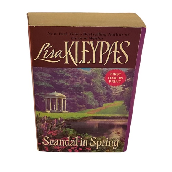 Avon Accents Lisa Kleypasa Scandal In Spring The Wallflowers Book 4